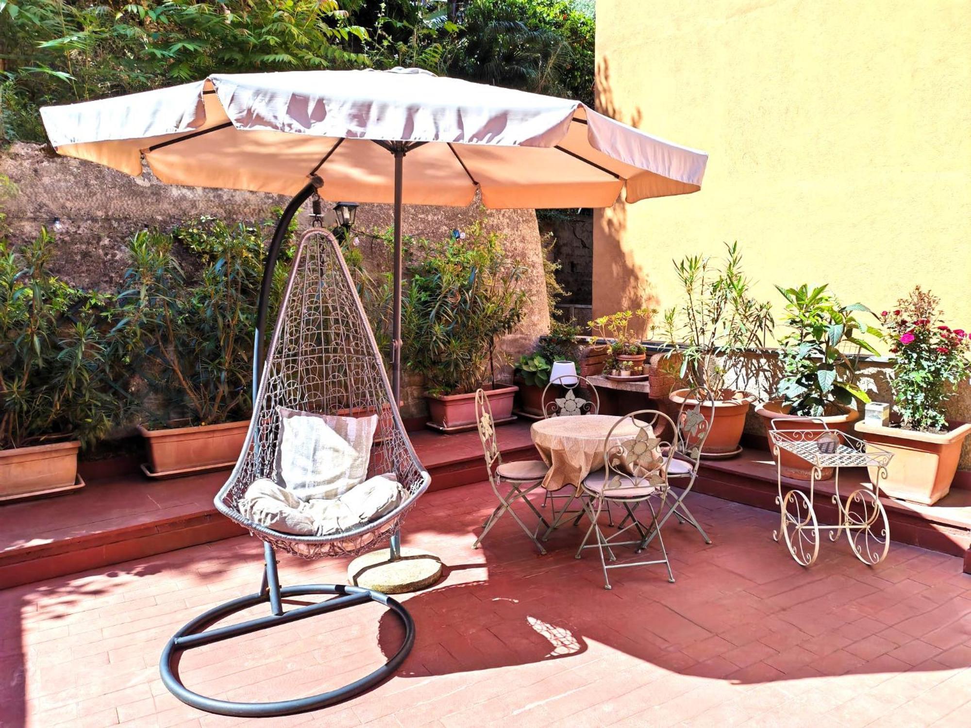 Vatican Heart Leone - Terrace * Rome